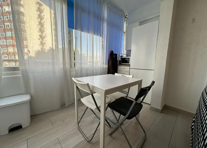 Apartment Cg131 - Centro 50 Metros, Playa 650 Metros, Wifi, Fire Stick Amazon Torremolinos